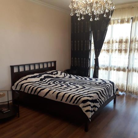 Chasha Polnaya Appartamento Sukhumi Esterno foto