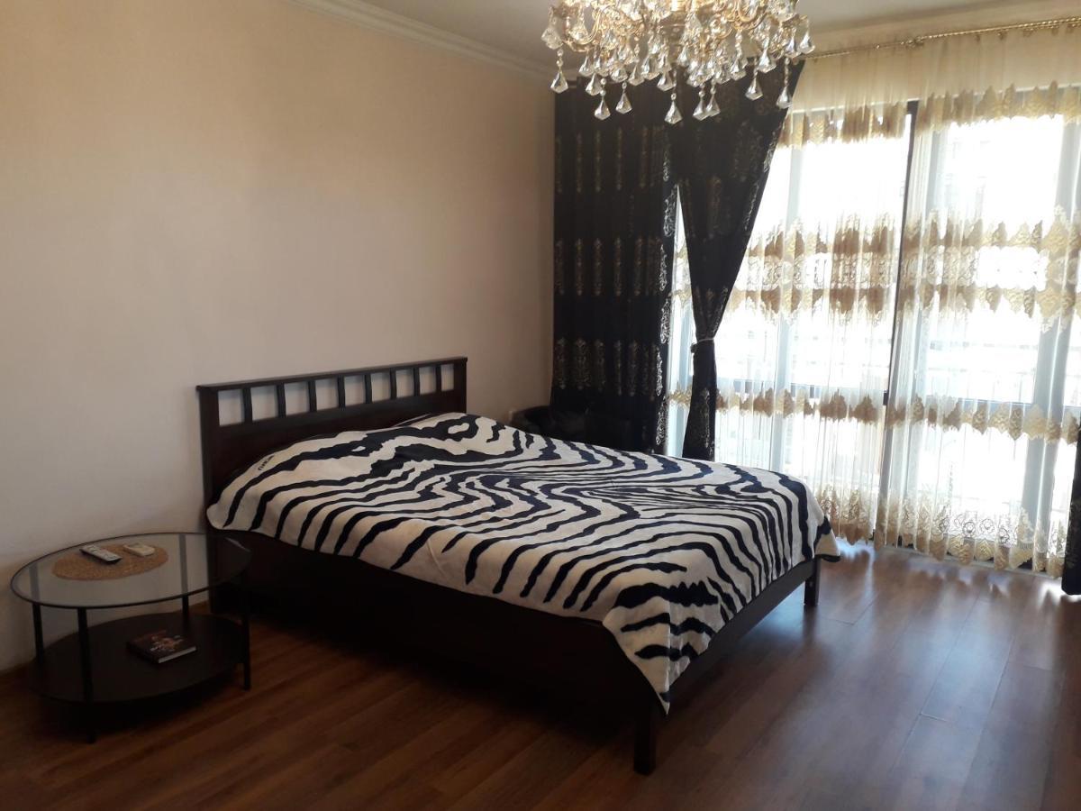 Chasha Polnaya Appartamento Sukhumi Esterno foto