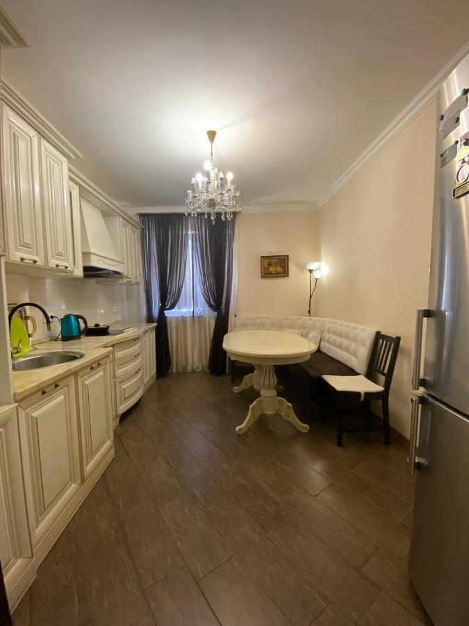 Chasha Polnaya Appartamento Sukhumi Esterno foto